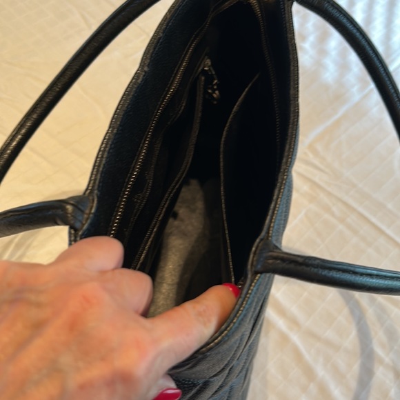 Chanel medallion tote - Picture 7 of 8